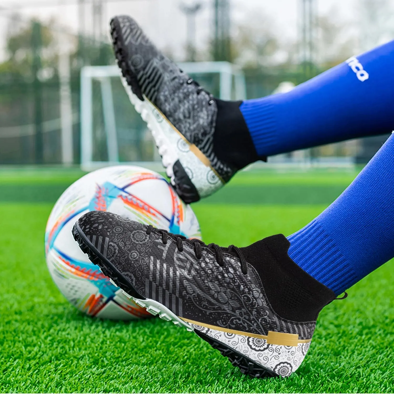 Boys Soccer Cleats Kids Professional Athletic Outdoor Trainning Girls Turf Training Shoes Teenager Indoor Football Shoes Sneakers for Unisex
