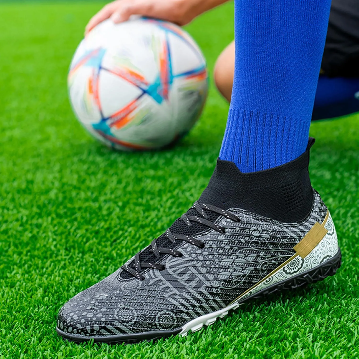 Boys Soccer Cleats Kids Professional Athletic Outdoor Trainning Girls Turf Training Shoes Teenager Indoor Football Shoes Sneakers for Unisex