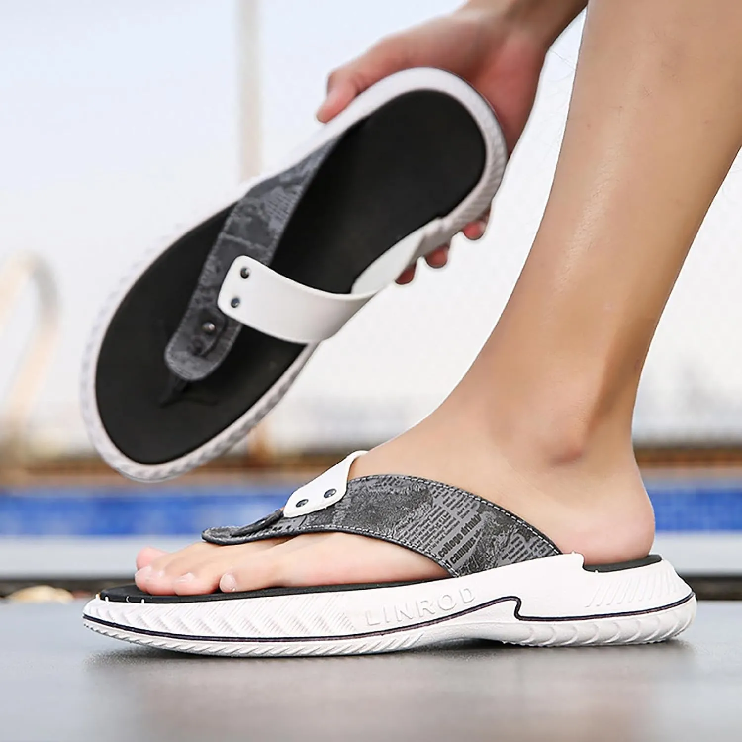 Foreign Trade Flip Flops for Men Beach Slippers for Men Summer Non Slip External Wearing with Toe Puffy Slides