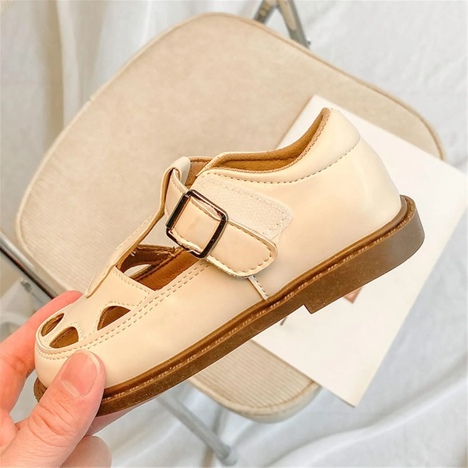 Girls Flat Sandals Leather Soft Closed Toe Princess Shoes Summer Dress Shoes Beach Holiday (Toddler/Little Kid/Big Kids) (White, 1.5 Big Kids)