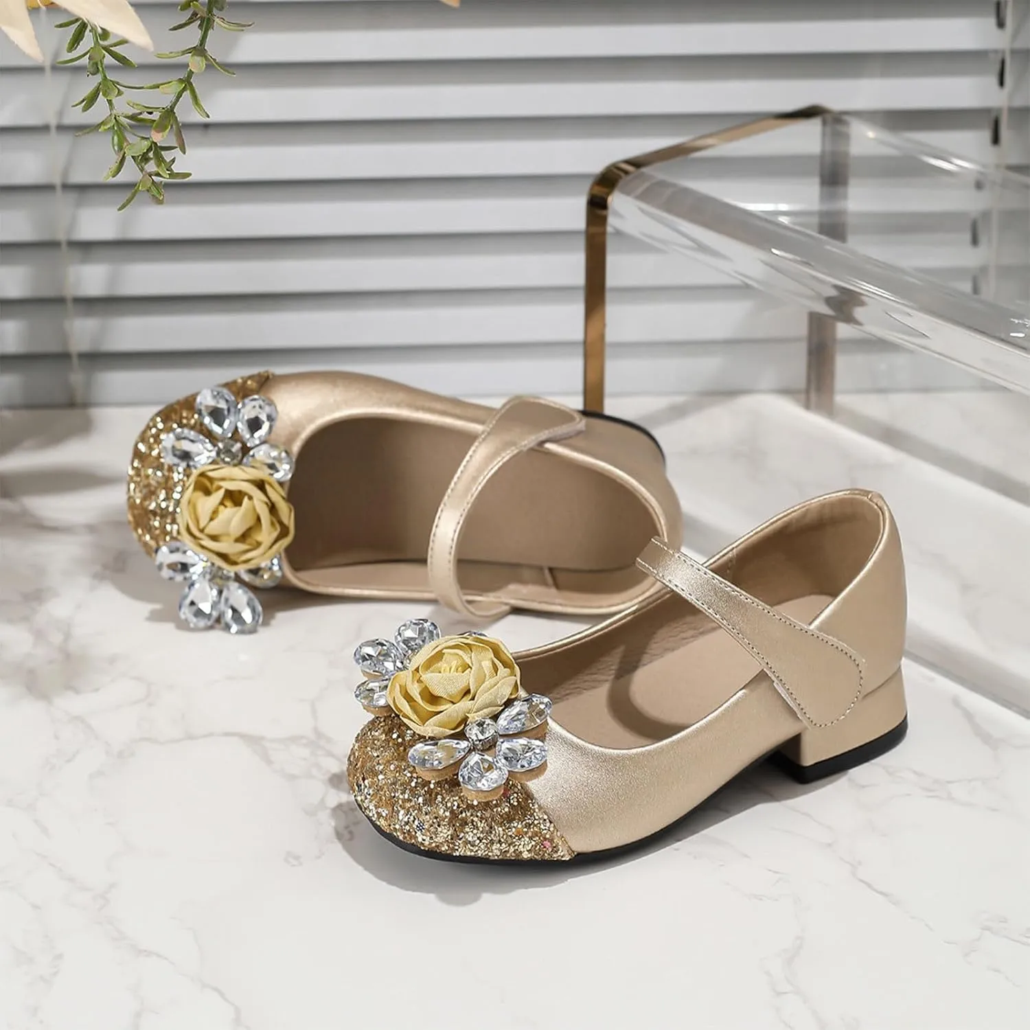 Girls High Heel Shoes Children's Thick Heel Student Leather Shoes Flower Dress Dance Mary Jane Baby White Girls Sandals