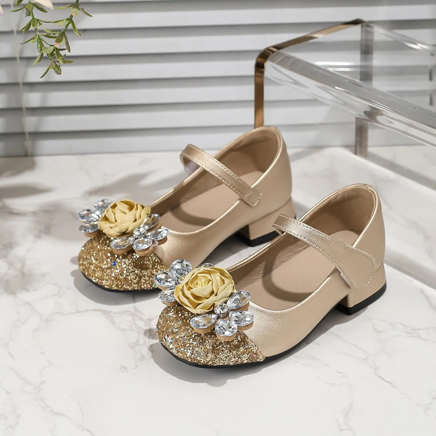 Girls High Heel Shoes Children's Thick Heel Student Leather Shoes Flower Dress Dance Mary Jane Baby White Girls Sandals