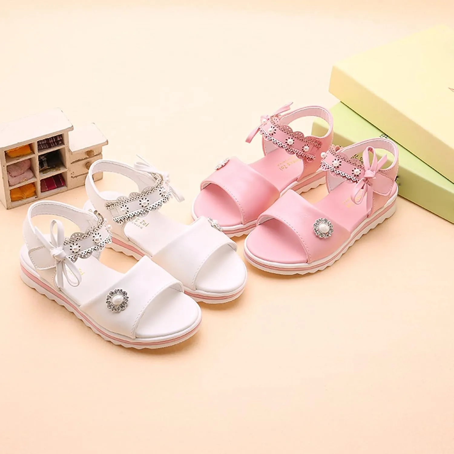 Girls Sandals Open Toe Cute Flat Dress Sandals Strappy Summer Outdoor Beach Shoes (White, 13.5 Little Child)
