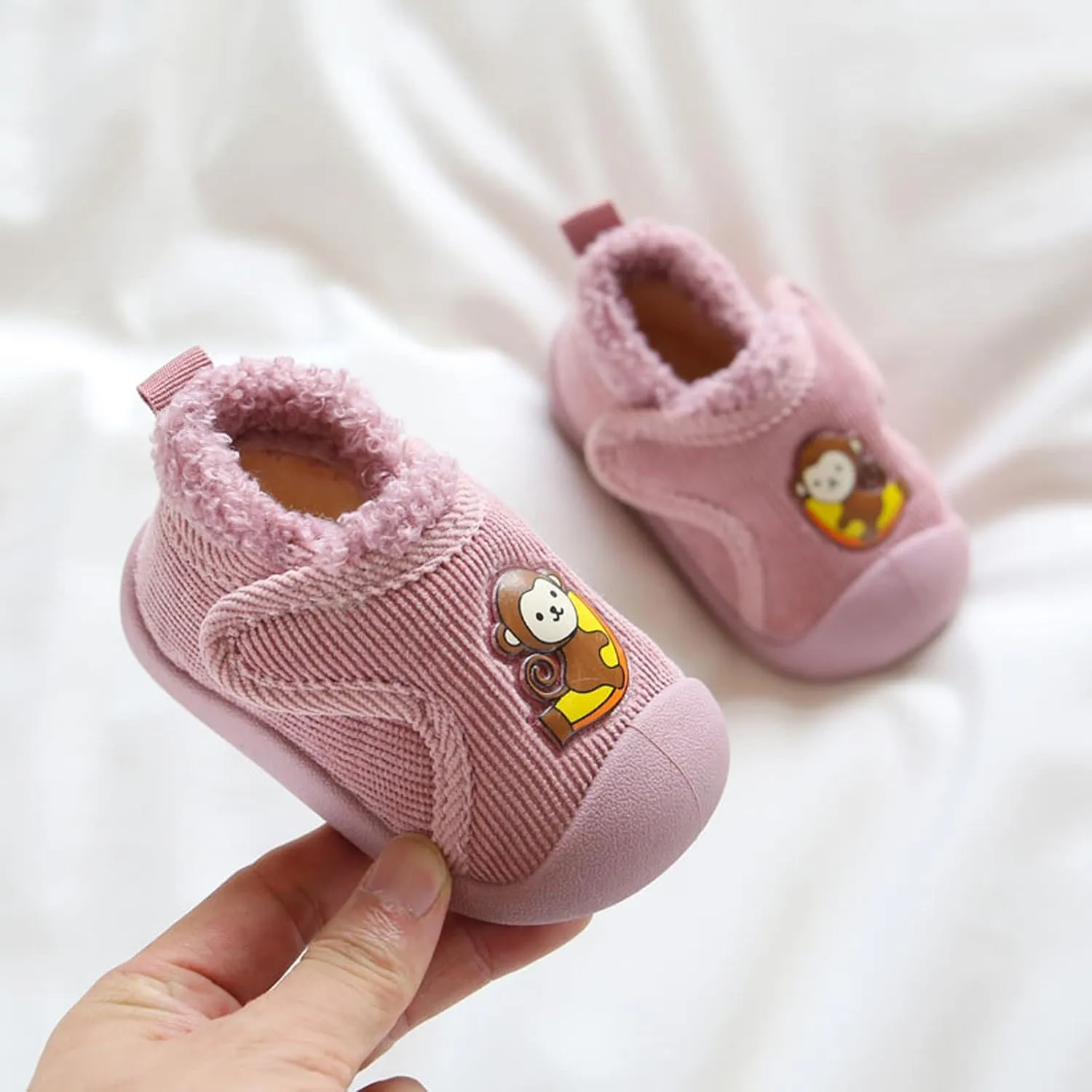 Infant Girls Boys artoon Cotton Cloth Plush Shoes Soft Flat Bottom Lightweight Slip On Warm Sport Shoes for Baby Shoes