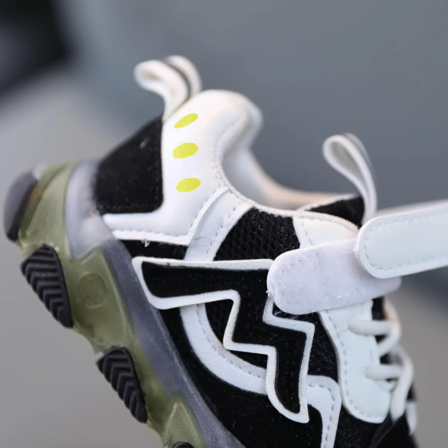 Kids LED Sneakers for Boys Hook&Loop Low Light Up Shoes LED Girls USB Recharging Breathable Sport Walking Shoes