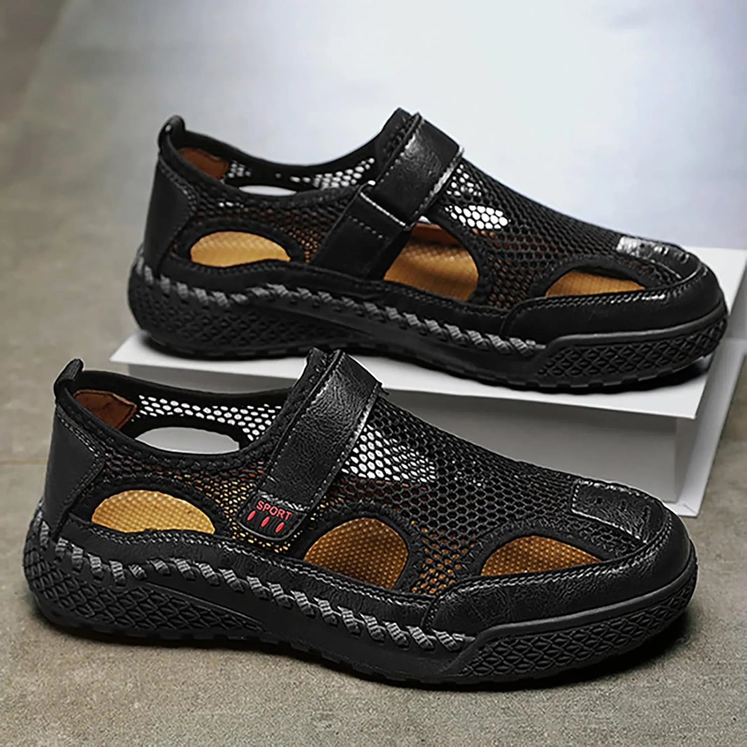 Mens Slide Sandals Leather 2025 Men's New Summer Breathable Versatile Trend Outdoor Handmade Mens Sandal
