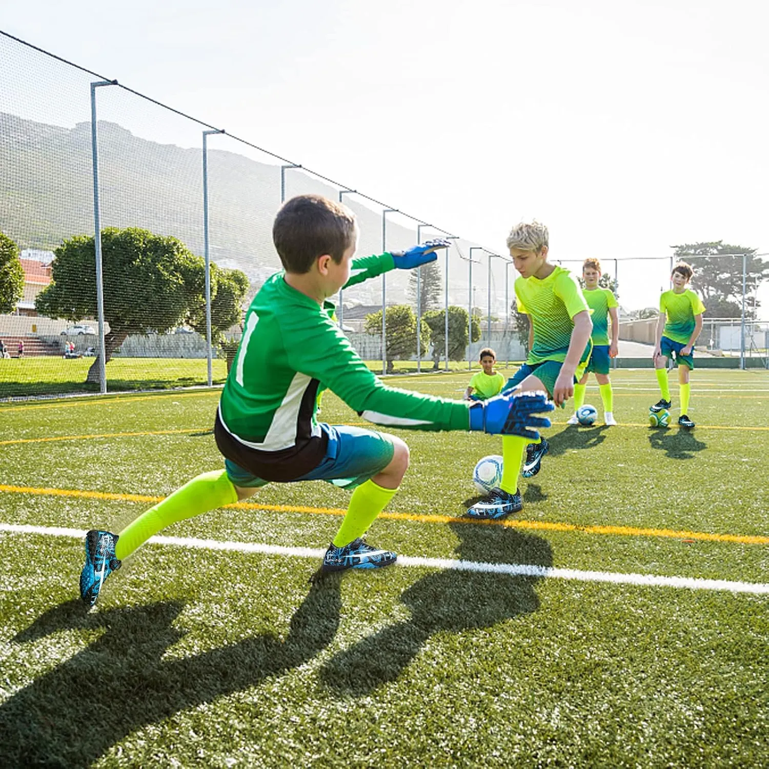 Mnplciea Kids Soccer Cleats Boys Girls Athletic Football Shoes Teenager Outdoor Indoor Anti-SlipTurf Soccer Shoes