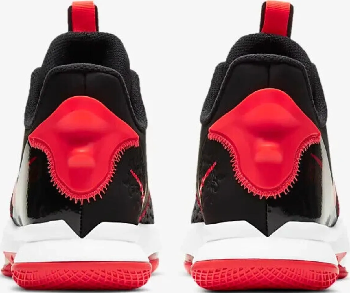 Nike Men's Basketball Shoe