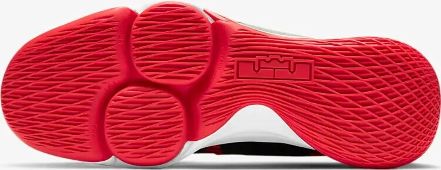Nike Men's Basketball Shoe