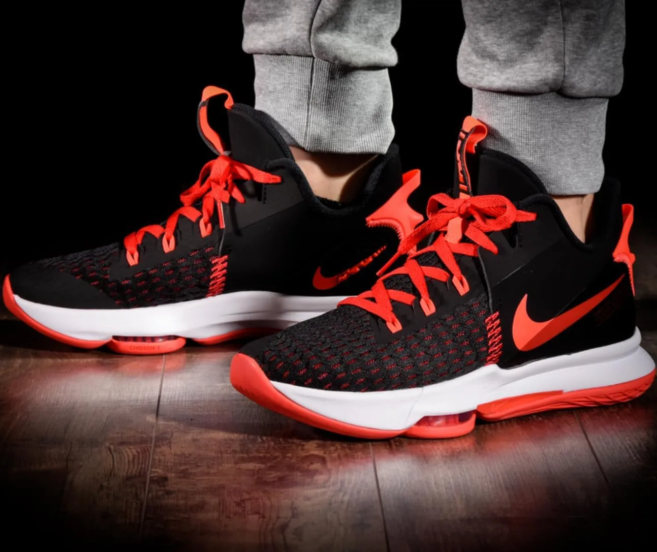 Nike Men's Basketball Shoe
