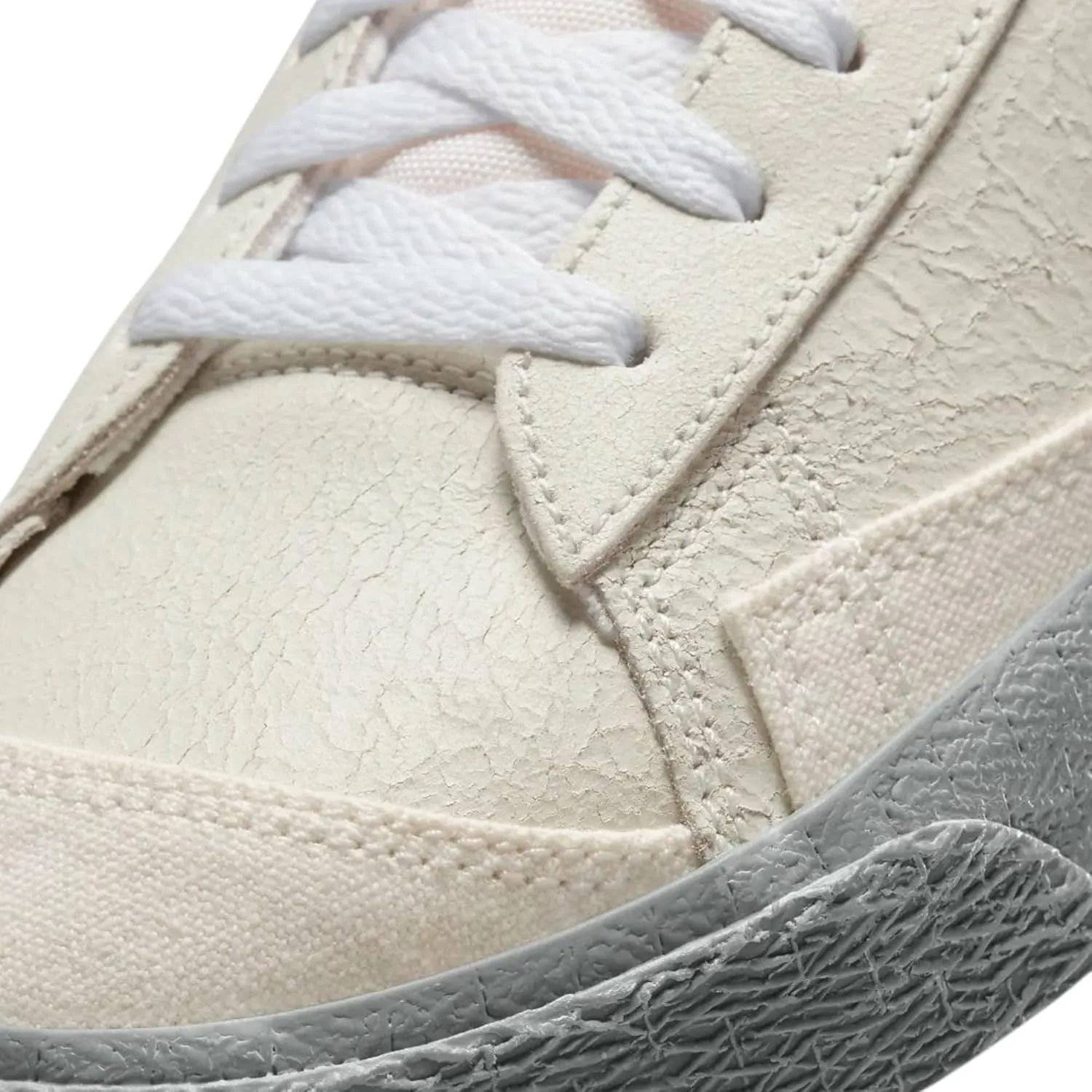 Nike Men's Blazer Mid '77 Shoes Basketball
